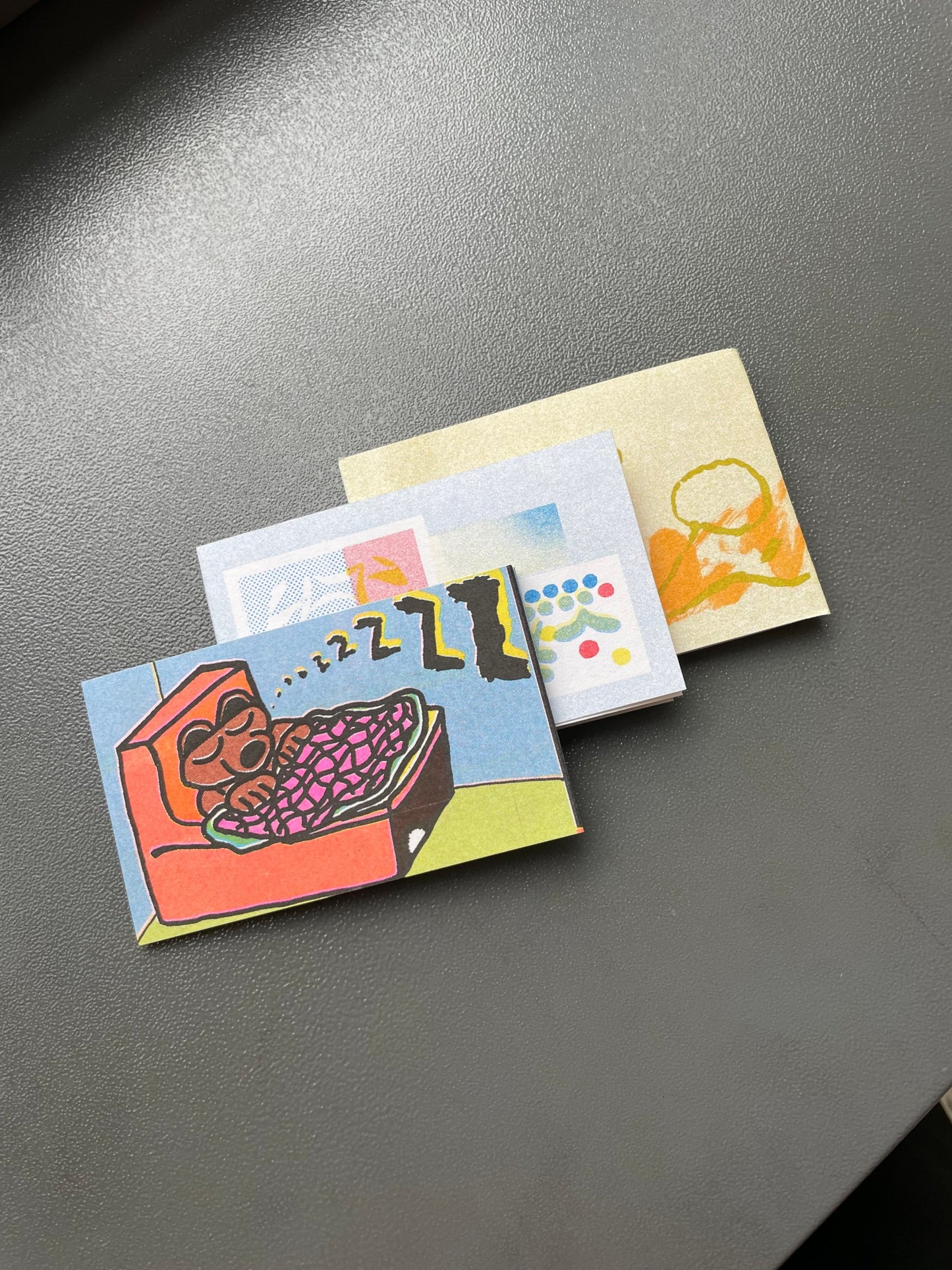 Loop mini zine by Daisuke Kondo