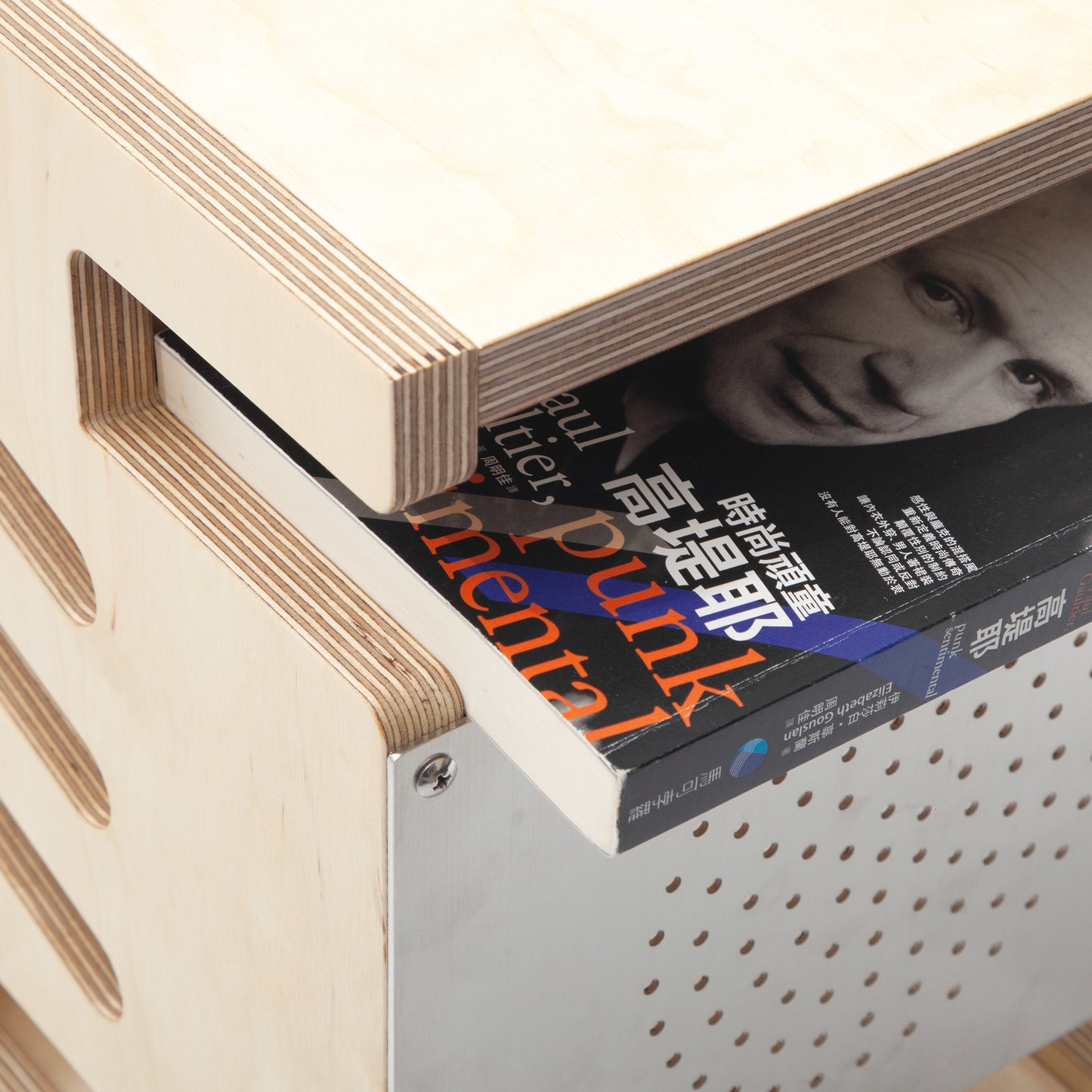 "zed" MULTI-PURPOSE FURNITURE